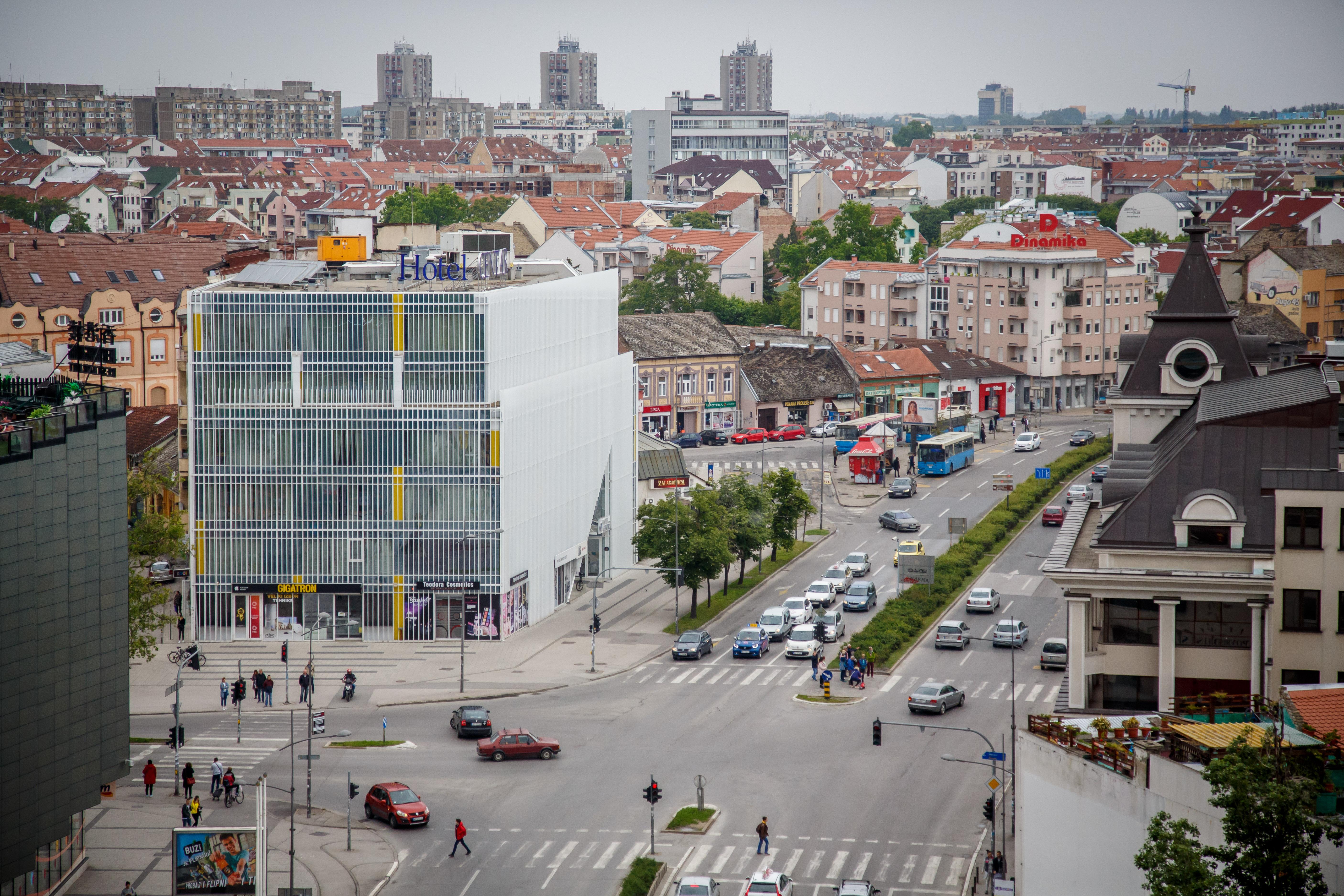 Garni Hotel Centar โนวีซาด ภายนอก รูปภาพ