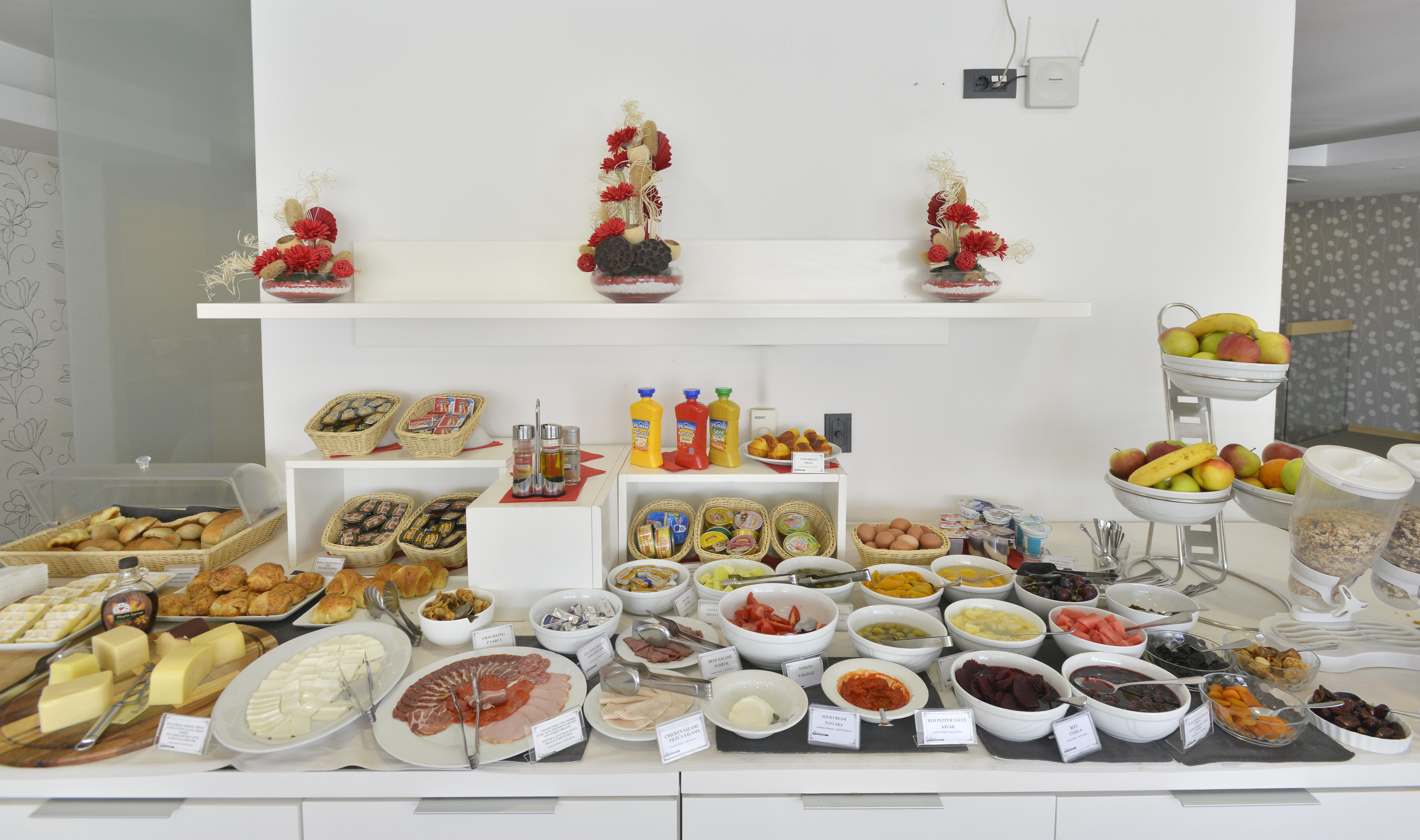 Garni Hotel Centar โนวีซาด ภายนอก รูปภาพ