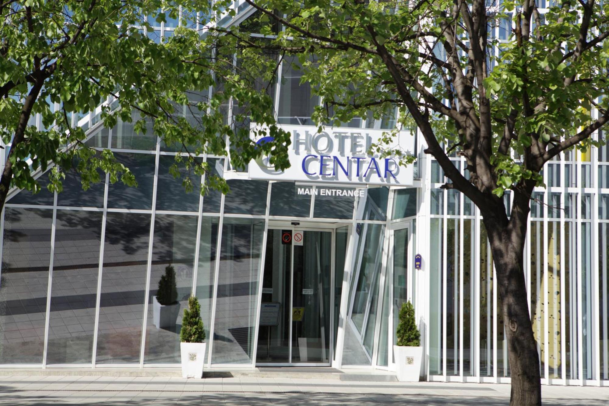 Garni Hotel Centar โนวีซาด ภายนอก รูปภาพ