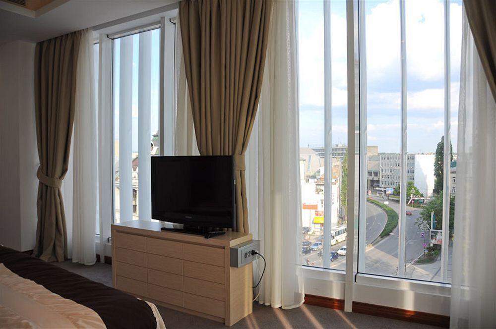 Garni Hotel Centar โนวีซาด ภายนอก รูปภาพ