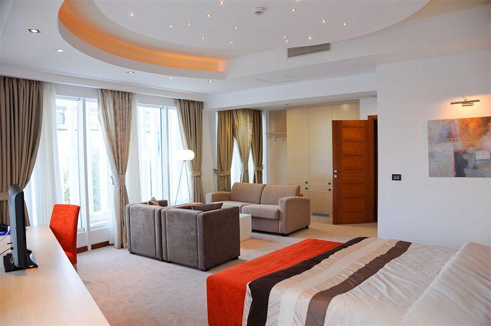 Garni Hotel Centar โนวีซาด ภายนอก รูปภาพ